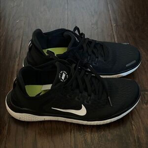 Nike Black and White Running Shoes